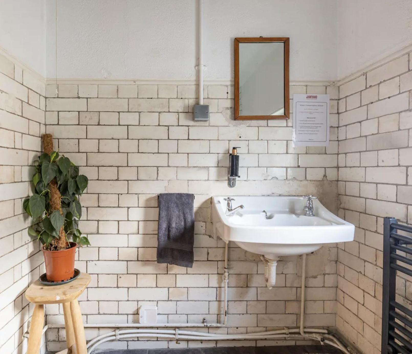 Lotus Guesthouse Лондон Экстерьер фото