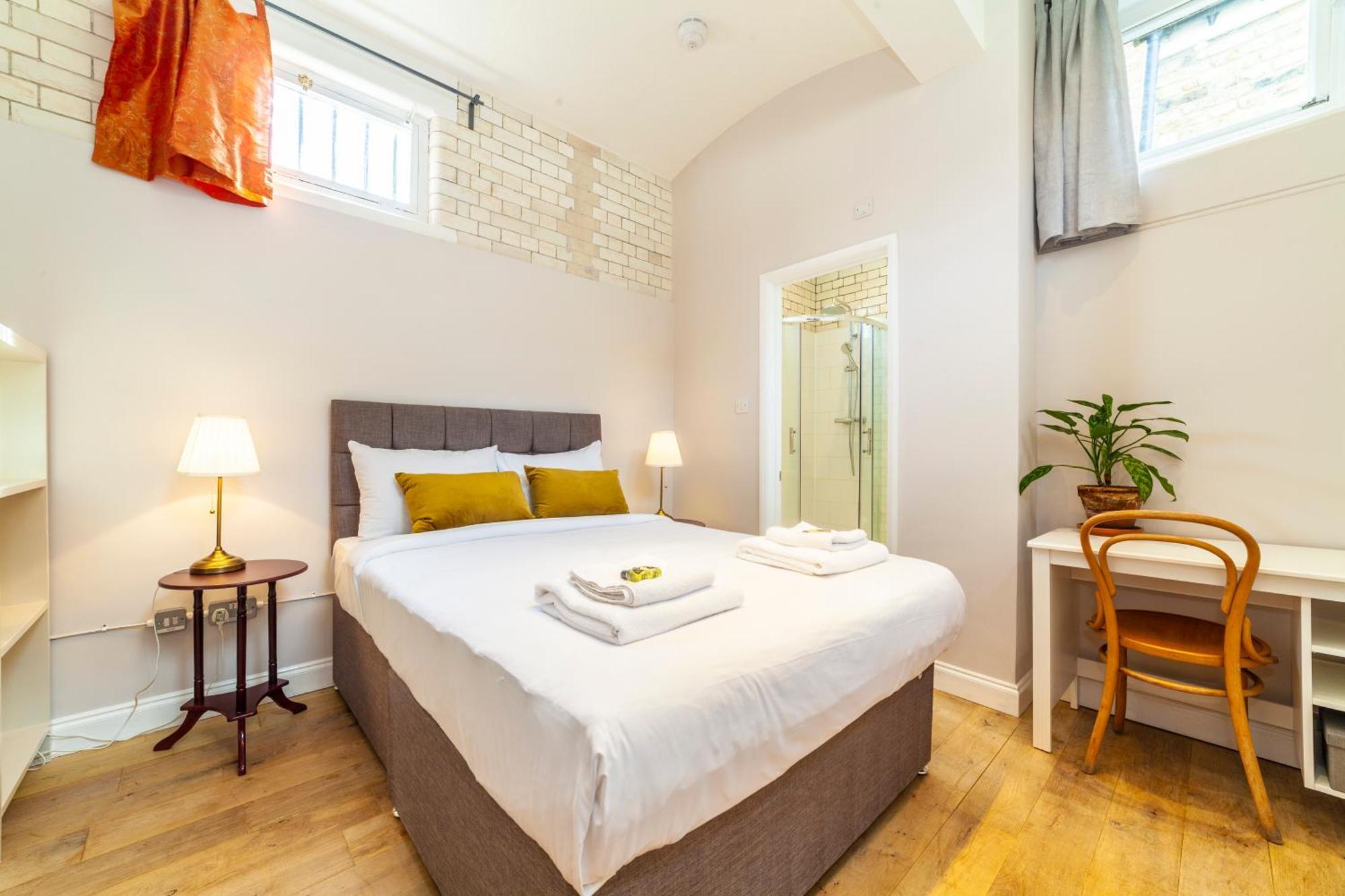 Lotus Guesthouse Лондон Экстерьер фото