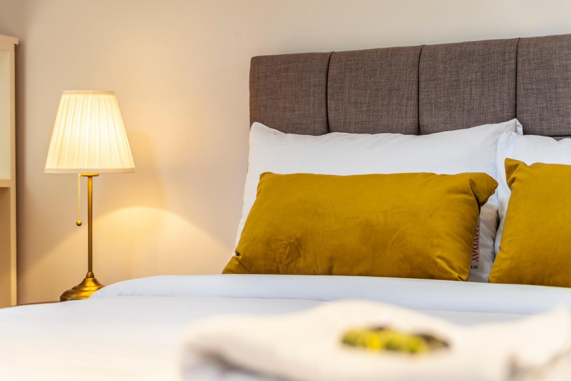 Lotus Guesthouse Лондон Экстерьер фото