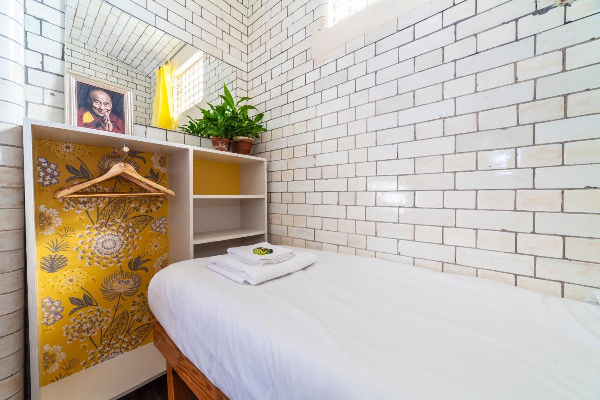 Lotus Guesthouse Лондон Экстерьер фото