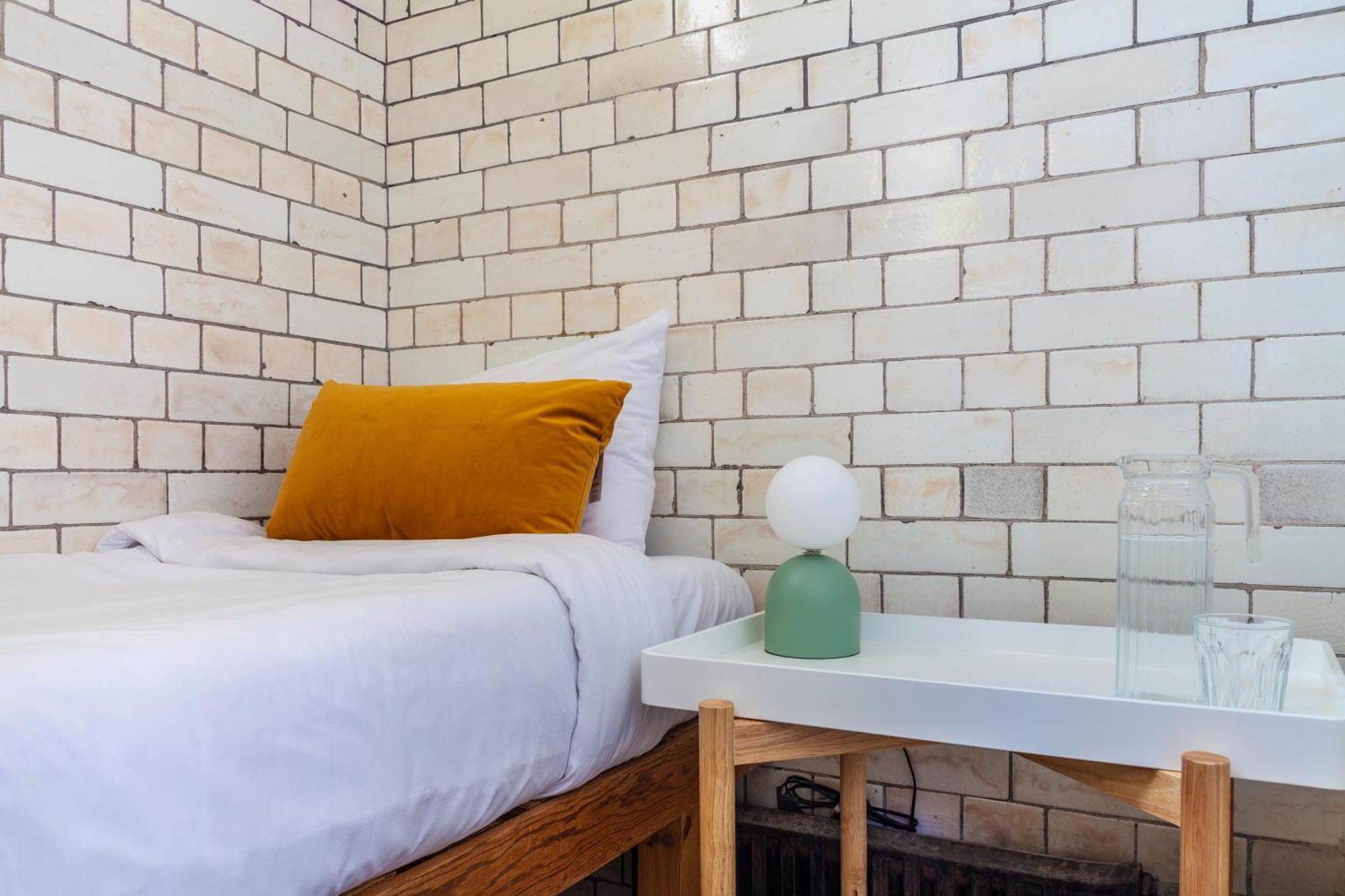 Lotus Guesthouse Лондон Экстерьер фото